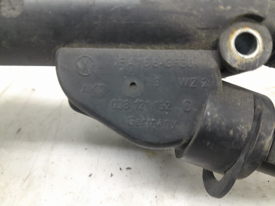 Carcasa termostat 1.9 tdi AXR ATD BEW BKC BXE 038121132g Volkswagen V