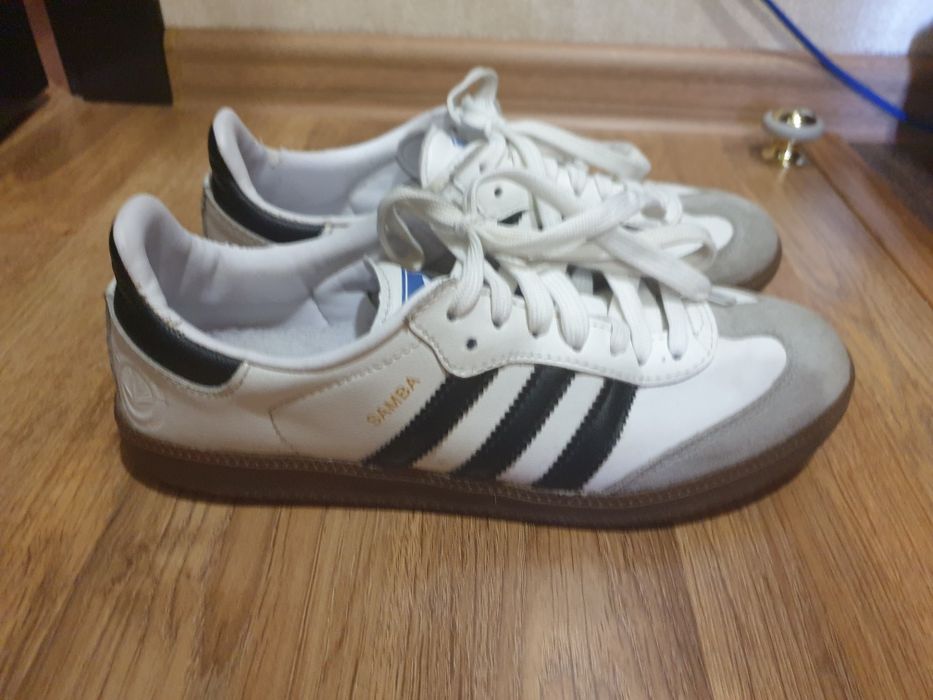 Продам кроссовки