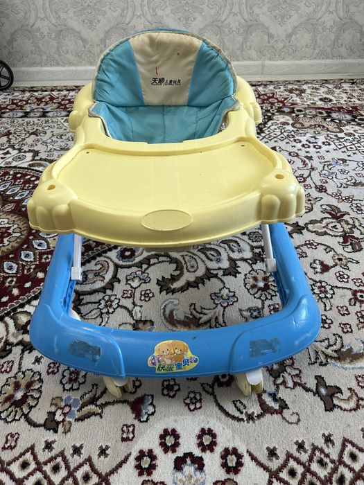 Ходунок для ребенка