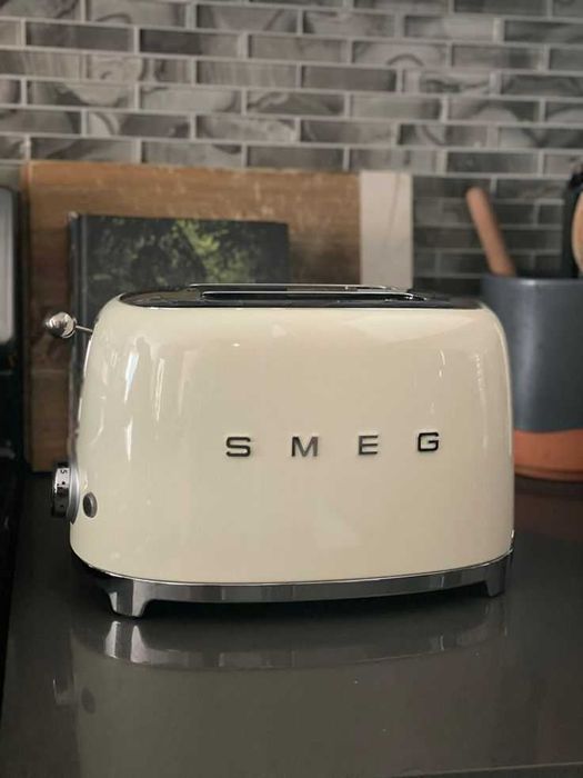 Тостер Smeg TSF01CREU