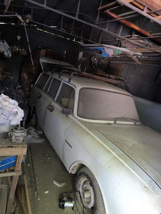 Москвич автомобиль