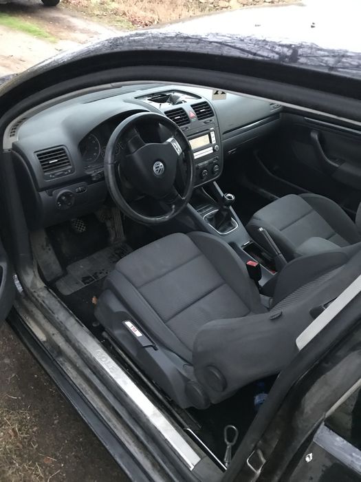 Голф 5 на части