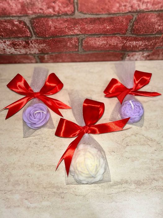 Aranjamente florale, lumanari, pachete cadou