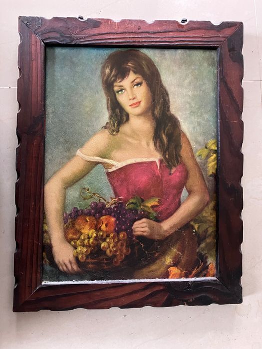 Картина на млада жена  40/52см