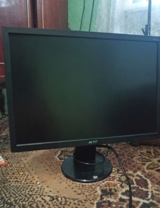 Monitor Acer 19 inch (Model B193W) + Cabluri incluse | Stare perfectă, gata de treabă!