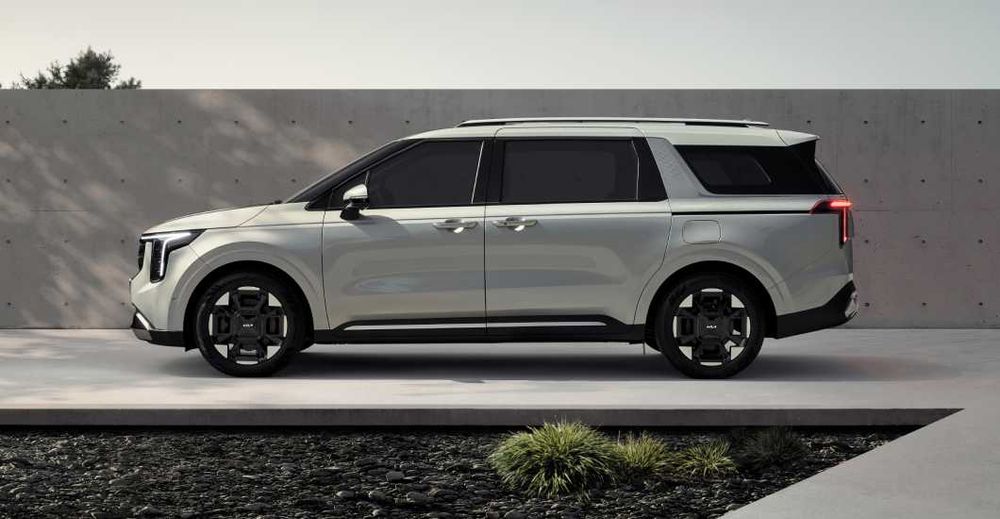 Янгиланган Kia Carnival