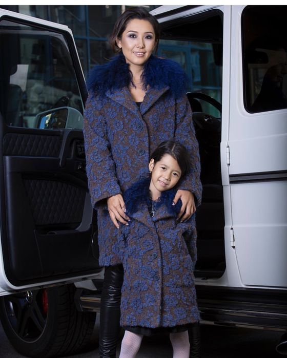 Продам парное пальто