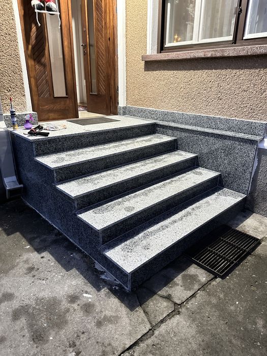 Blat/Glafuri/Trepte de granit natural la comanda