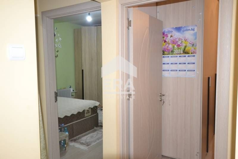Продава се Тристаен апартамент в Хасково, Възраждане - 96 кв.м за 584 €/кв.м - Снимка #1
