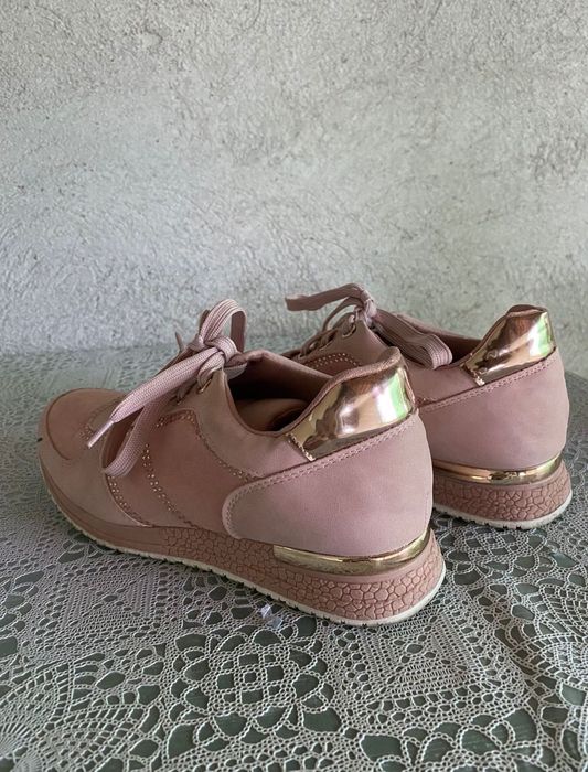 Дамски маратонки