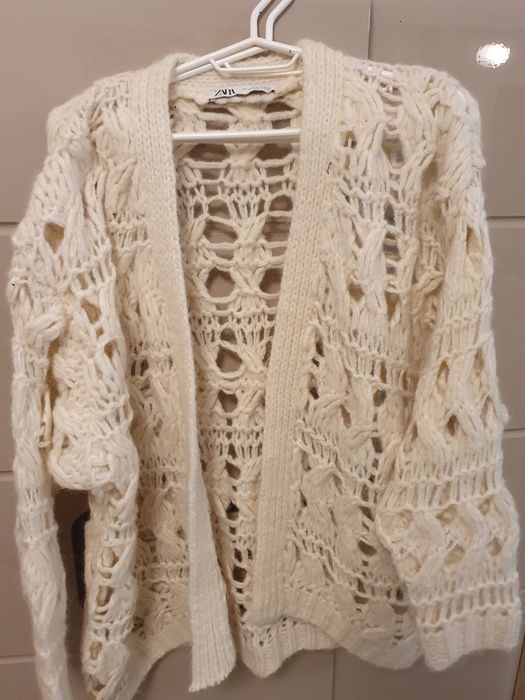 Pulover NOU deosebit de frumos REDUCERE