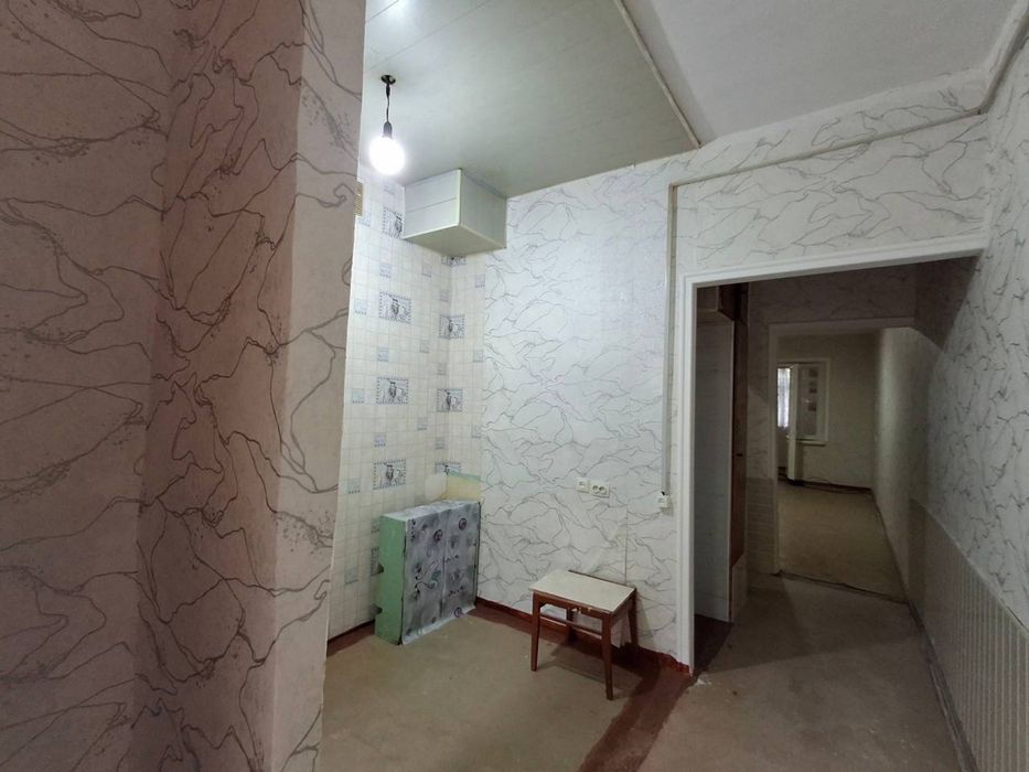 Срочно Продаеться квартира в чирчике 9-микрарайоне