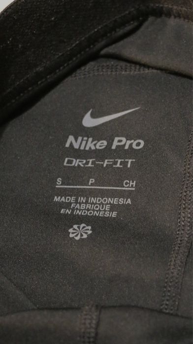 Оригинален черен клин Nike – размер S