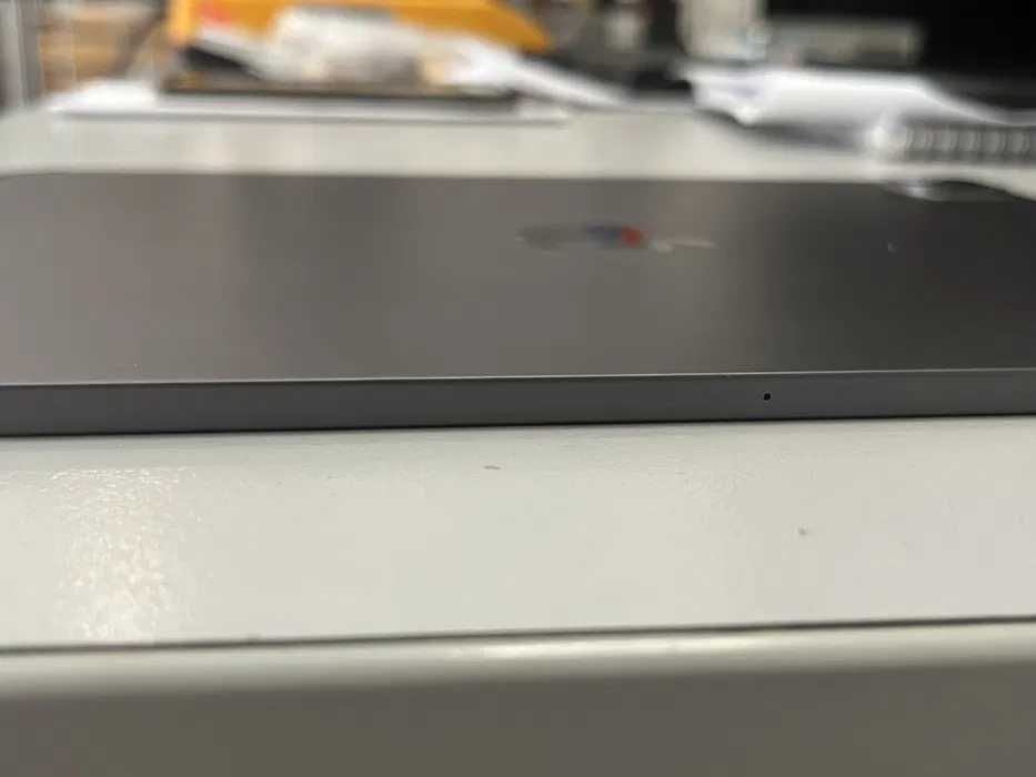 iPad Pro 11 1TB с чанта