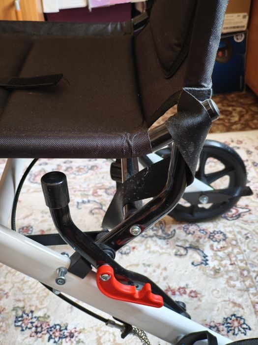 Срочно. Инвалидная  коляска. 60000. торг