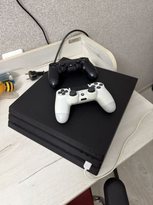 PlayStation 4 pro 1 TB | 2 джойстика