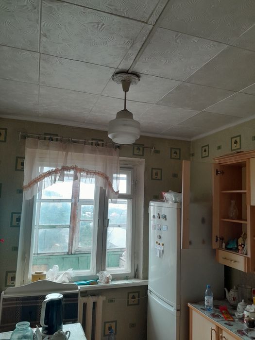 Люстры навесные  разные
