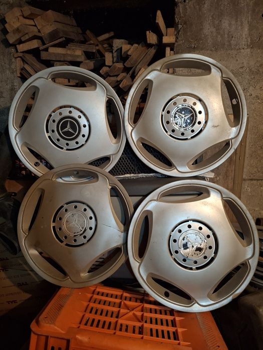 Продавам Оригинални тасове за Мерцедес 15 цола