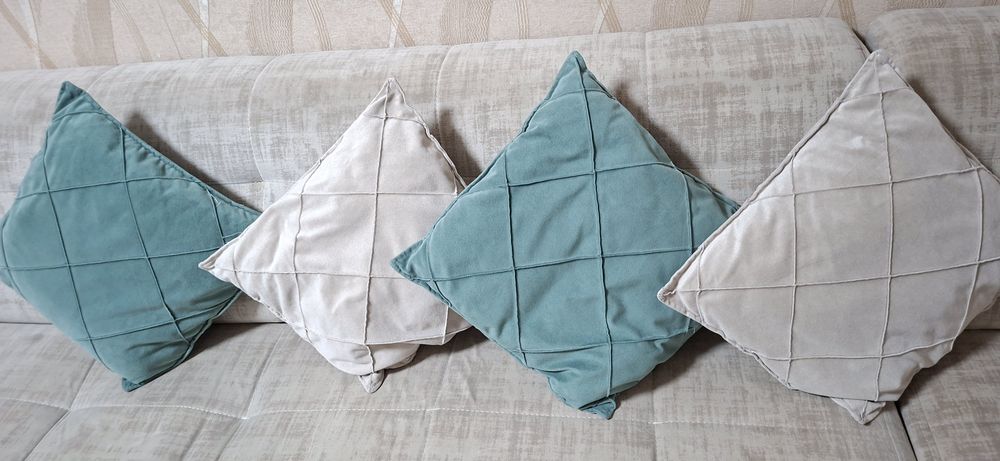 Продаётся подушки для декора  в отличном состоянии