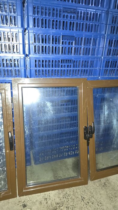 Vand ferestre aluminiu cu geam termopan diverse dimensiuni