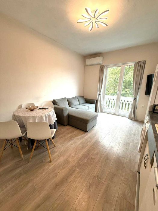 Дава се под наем Тристаен апартамент в Варна, Гръцка махала - 77 кв.м за 1200 € - Снимка #3