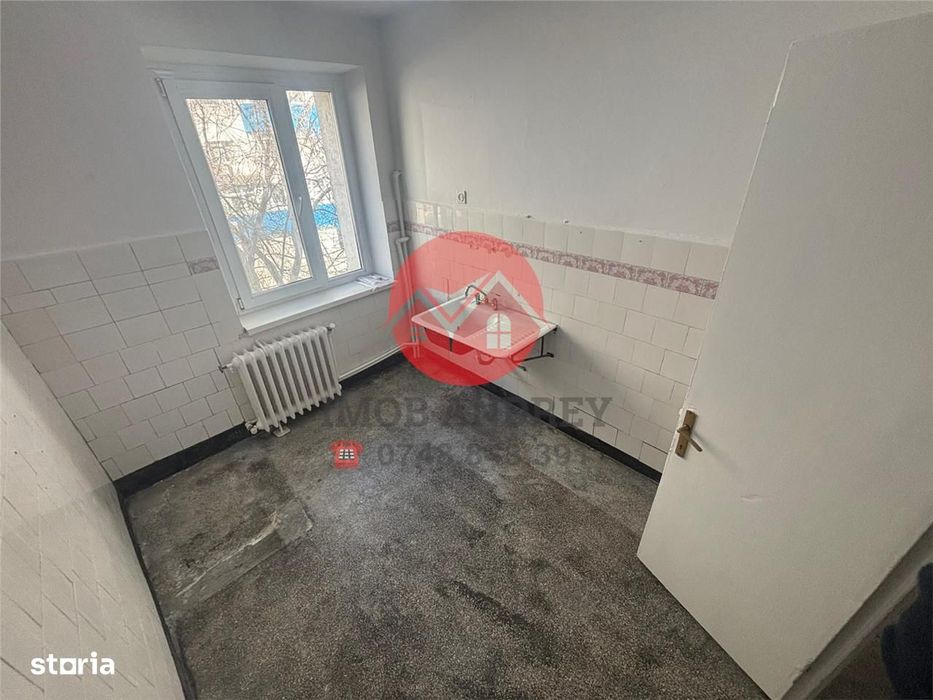 Apartament 2 camere decomandat 42 mp ultracentral etaj 3 bloc reabilit