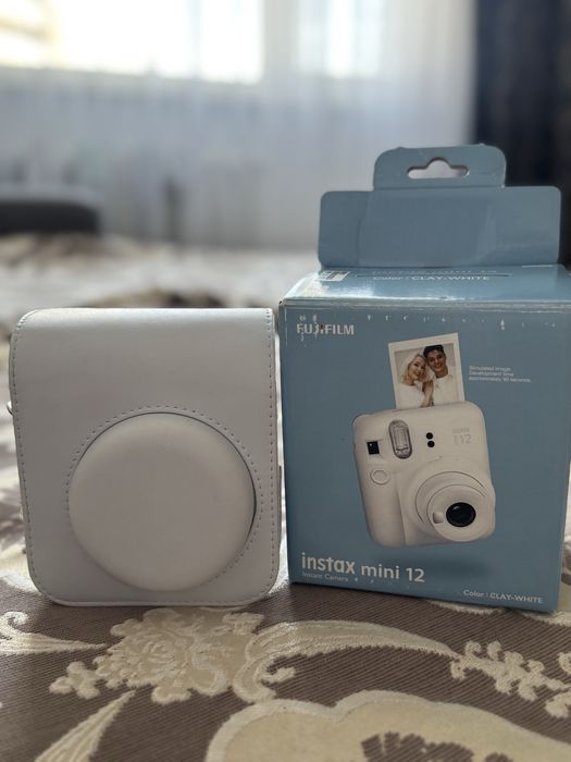 Instax mini 12..
