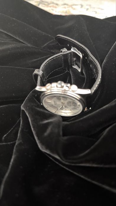 Продаются мужские наручные часы