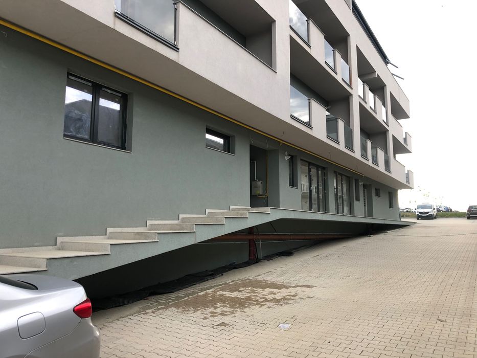 În Sibiu, de VÂNZARE, 50 mp, spațiu comercial, înscris în CF
