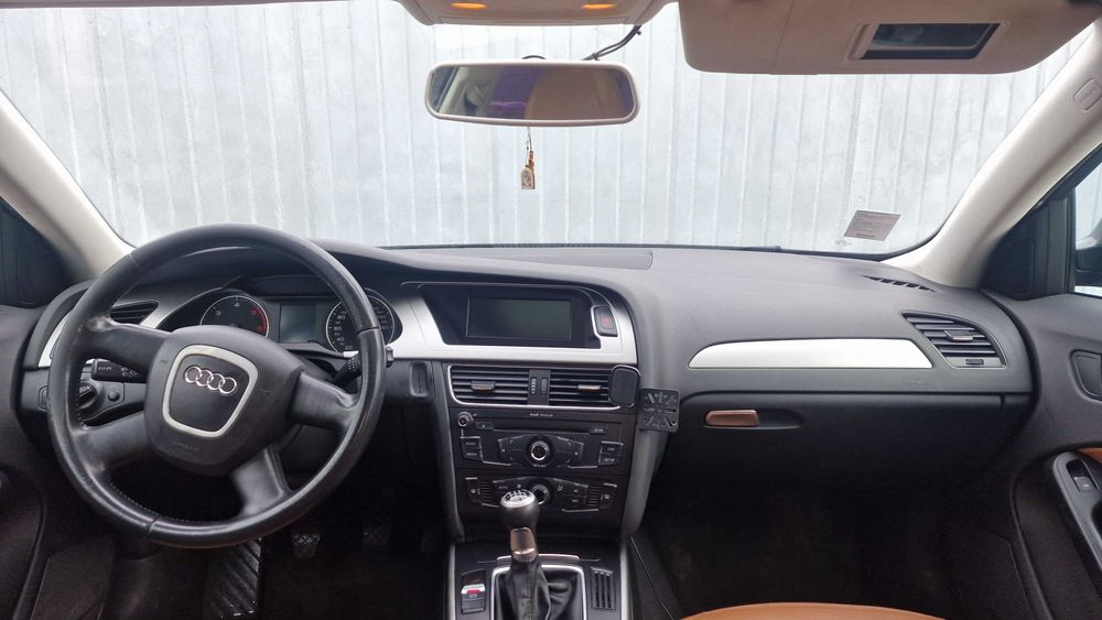 Vând Audi A4 B8 Avant 2.0 TDI