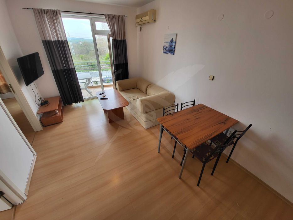 Тристаен - Слънчев бряг