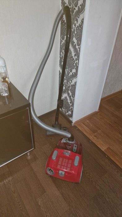 Пылесос Artel рабочий
