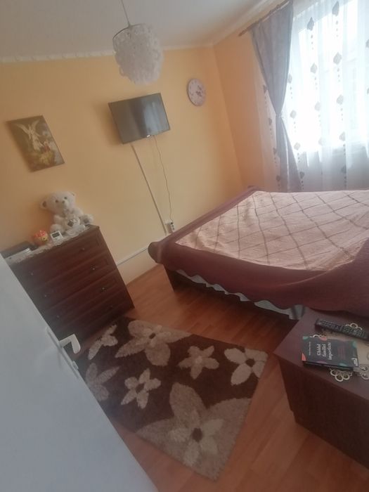 Închiriez apartament