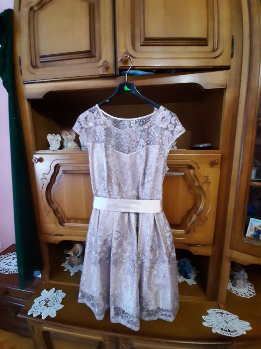 Rochie eleganta roz