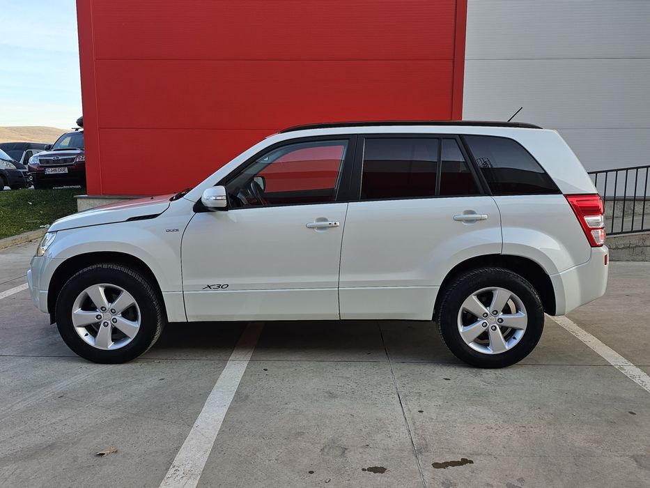 Suzuki grand vitara,1.9Diesel,4x4,Clima,Trapă,Xenon,Posibil Rate *