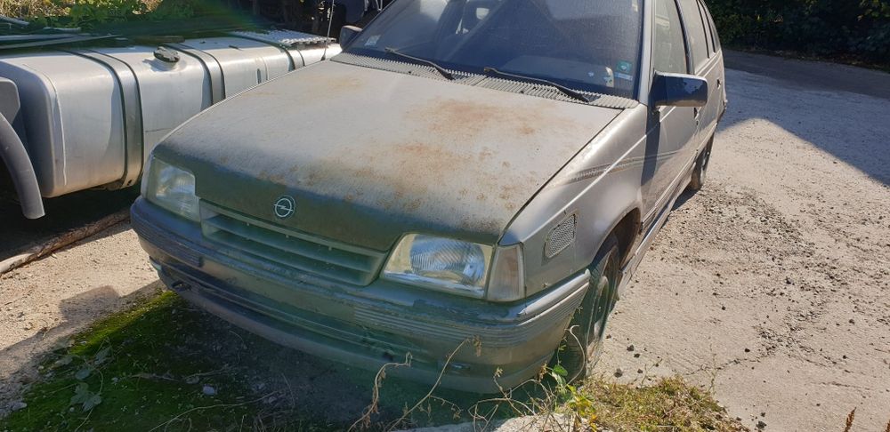 Опел кадет на части