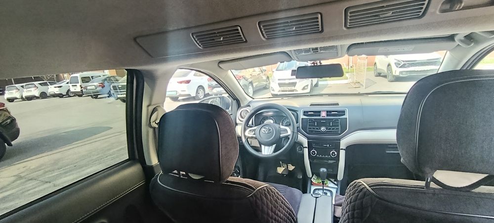 T O Y O T A. RUSH.  2022 yil