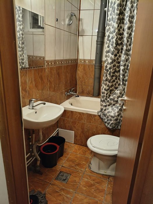inchiriez apartament cu 2 camere