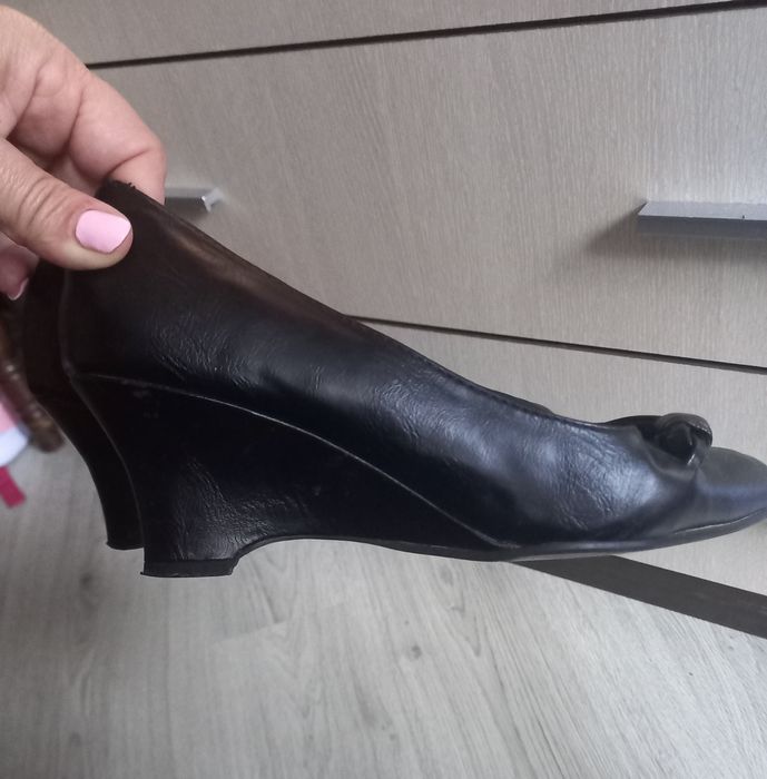 Черни обувки, удобни обувки и дамски сандали