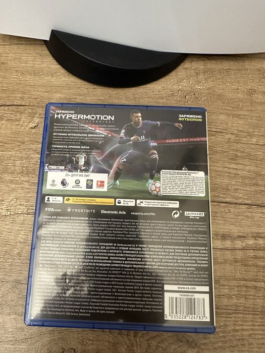 FIFA 22  на PS 5 диск в отличном состоянии