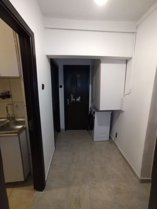 Închiriez apartament 2 cam. parter la 3 min. de statia metrou 1 Decembrie 1918, cu tot ce trebuie.