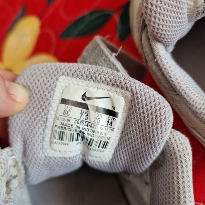 Adidasi nike bebelusi