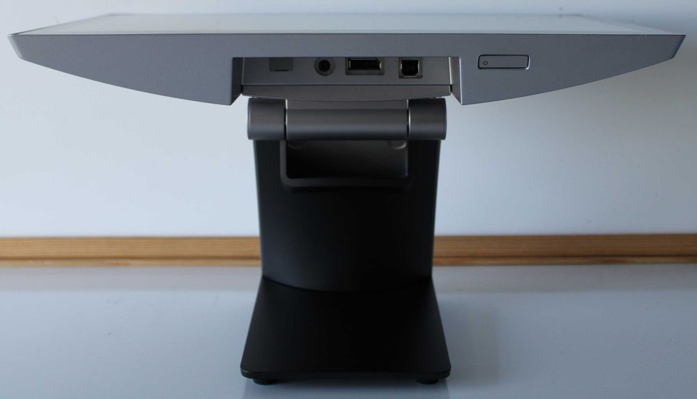 Монитор HP L7014t