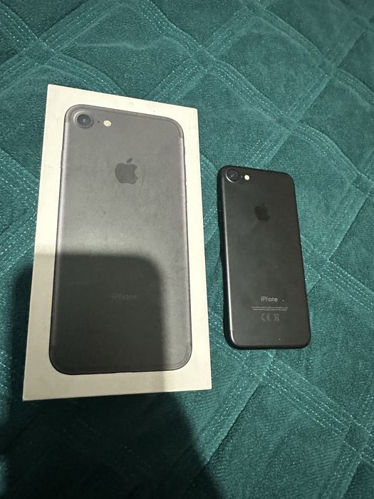 Продам телефон Айфон 7