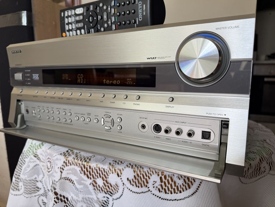 Onkyo TX-SR875 24 КГ мощен ресивър