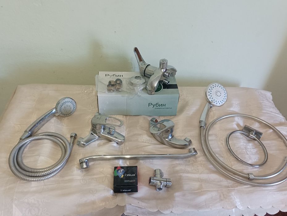Смесители, лейки для душа.