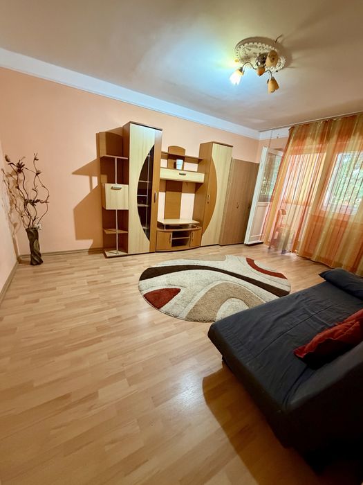 Etaj 1, aprtm 2 camere, Radu Negru, langa Piata