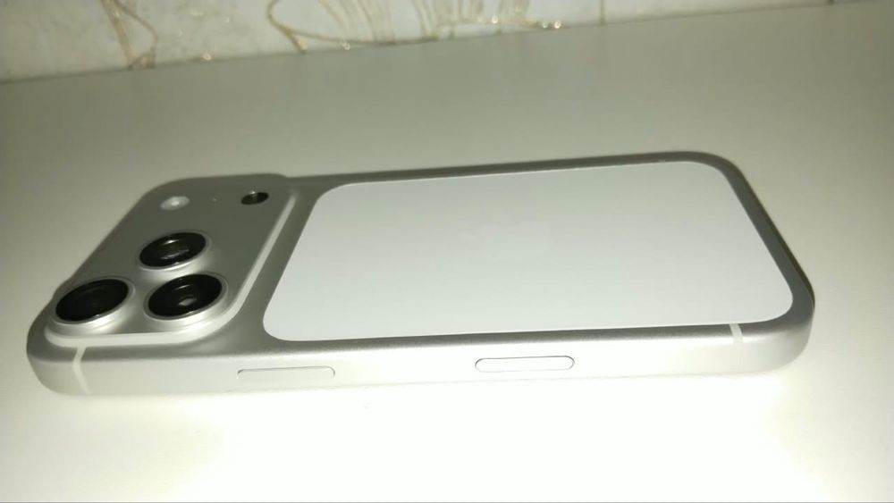 Iphone 17 pro с гарантией