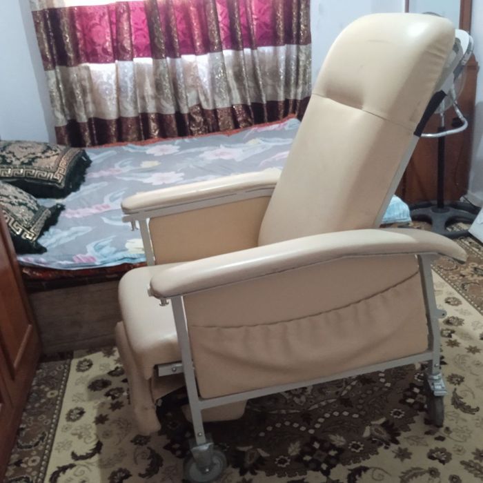 Многофункциональный  кресло коляска