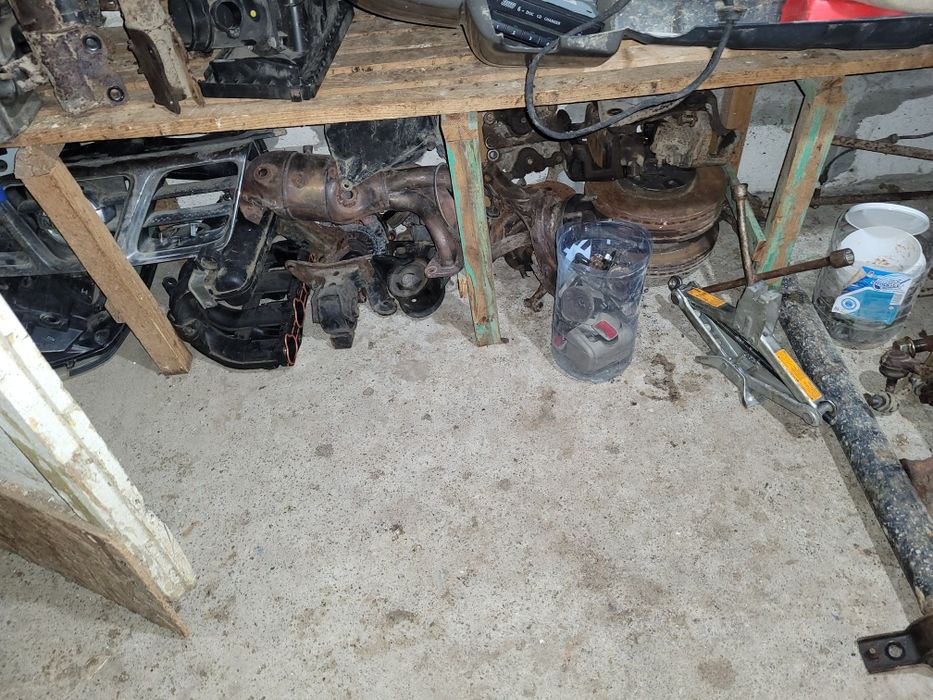 Vând piese nissan x-trail2.0benzina an 2002-2004